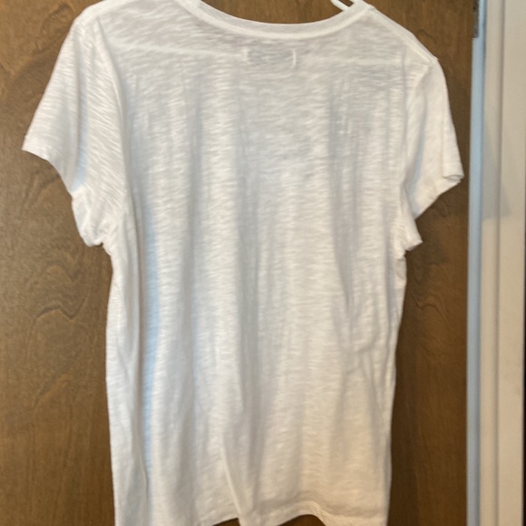 Women’s tee - Picture 4 of 4